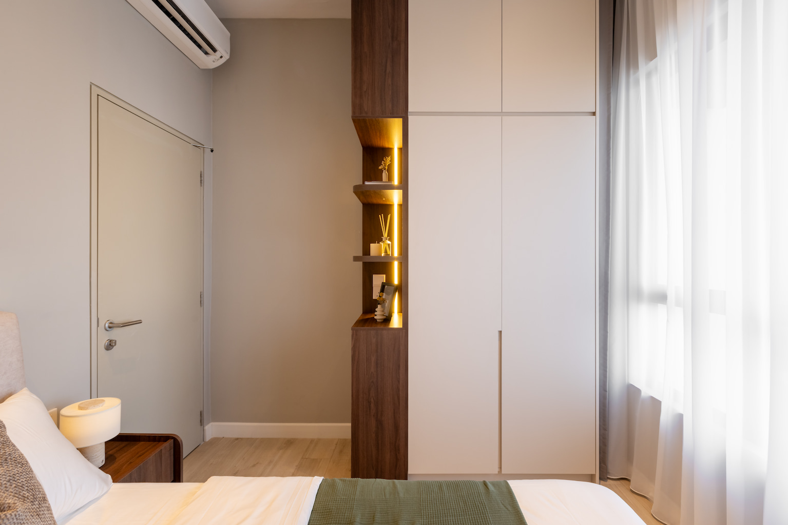 Quinn_Residence_Around_The_Table_Bedroom_2_2