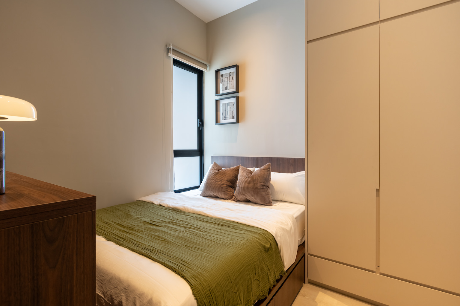 Quinn_Residence_Around_The_Table_Bedroom_4